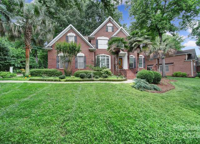Property at 907 Thorn Ridge Ln, Lake Wylie, SC 29710, 4 beds, 3.5 baths