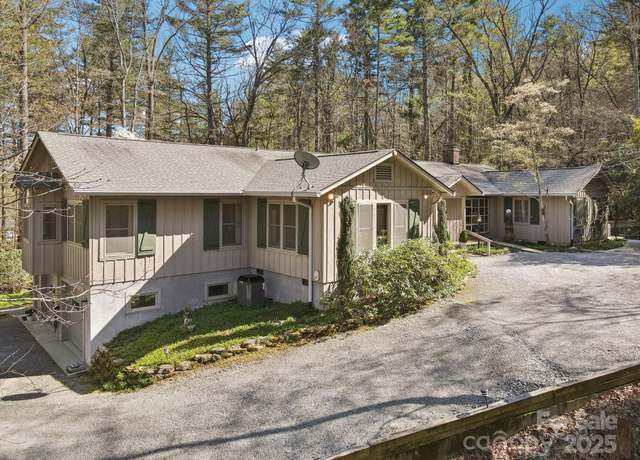 Property at 798 Evans Rd, Hendersonville, NC 28739, 3 beds, 3 baths