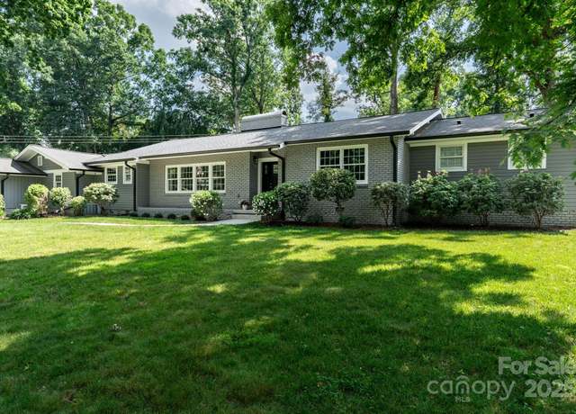 Property at 1035 15th Ave NW, Hickory, NC 28601, 4 beds, 3.5 baths