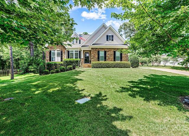 Property at 1036 Foreman Ct, Denver, NC 28037, 3 beds, 2.5 baths