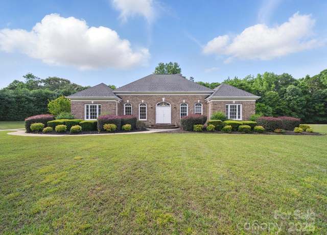 Property at 1340 Canter Ln, York, SC 29745, 3 beds, 3 baths