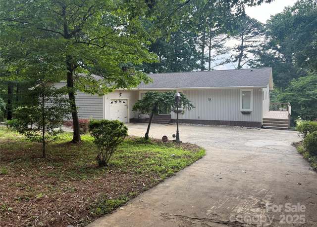 Property at 18 Olde Duffers Dr, Nebo, NC 28761, 4 beds, 3 baths