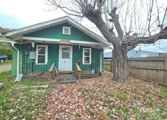 Property at 26 Medford St, Canton, NC 28716, 3 beds, 1 bath
