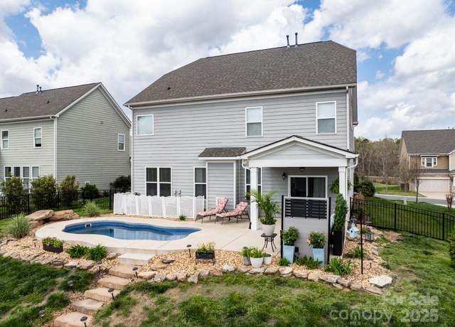 Property at 2033 Folkstone Ln, Lancaster, SC 29720, 5 beds, 4 baths