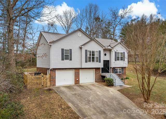 Property at 2691 Laurel Pointe Dr, Morganton, NC 28761, 3 beds, 3 baths