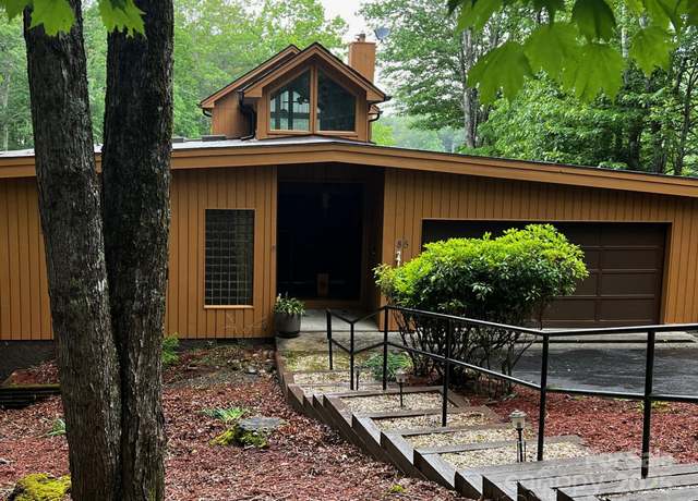 Property at 85 Kassahola Dr, Brevard, NC 28712, 3 beds, 2.5 baths