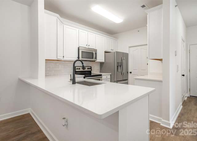 Property at 11725 Ridgeway Park Dr, Charlotte, NC 28277, 2 beds, 2 baths