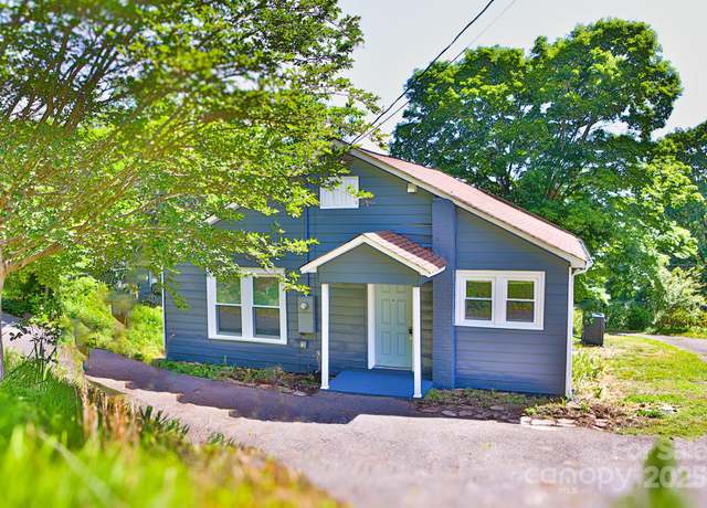 Property at 102 Lake Dr, Hickory, NC 28601, 3 beds, 2 baths