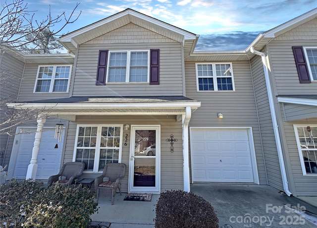 Property at 226 Farington Cir, Fletcher, NC 28732, 3 beds, 2.5 baths