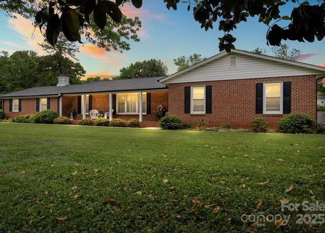 Property at 301 Museum Rd, Statesville, NC 28625, 3 beds, 2 baths