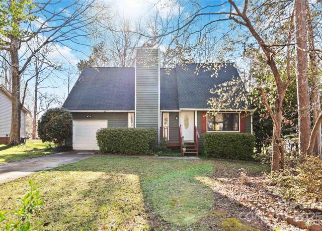 Property at 5012 Rolling Oak Ln, Charlotte, NC 28227, 3 beds, 2 baths
