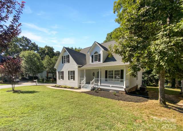 Property at 9643 Whitewood Trl, Charlotte, NC 28269, 4 beds, 2.5 baths
