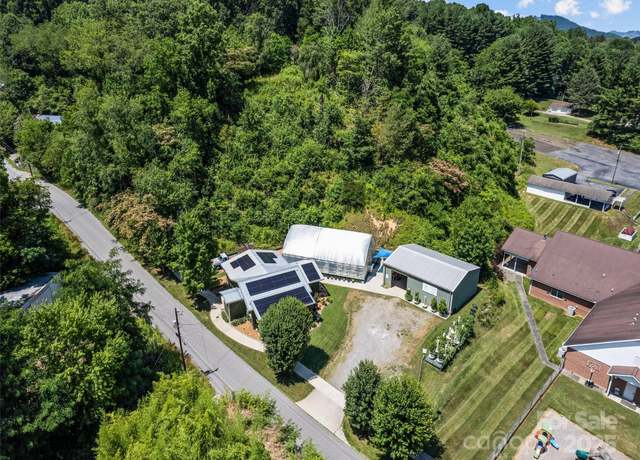 Property at 66 Bradley St, Waynesville, NC 28786, 2 beds, 2 baths