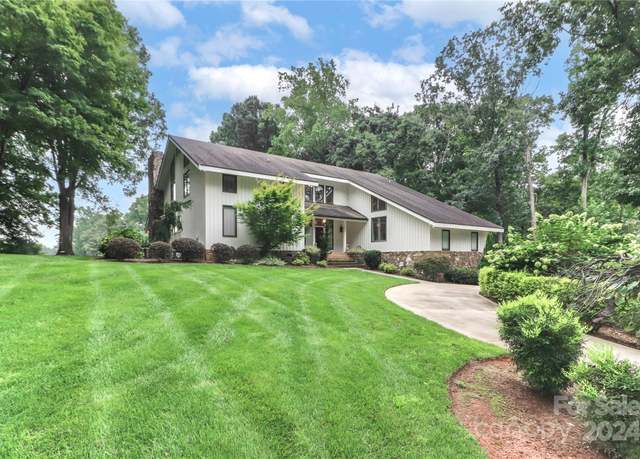 Property at 3208 Sedgefield Rd, Statesville, NC 28625, 3 beds, 5 baths