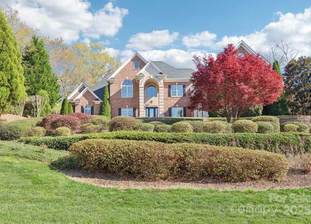 Property at 1322 Shinnecock Ln, Fort Mill, SC 29707, 5 beds, 5.5 baths