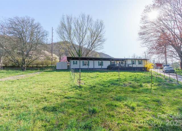 Property at 51 Ferguson Ln, Maggie Valley, NC 28751, 3 beds, 2 baths