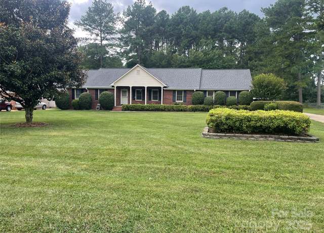 Property at 470 Roger Dr, Salisbury, NC 28147, 3 beds, 2 baths