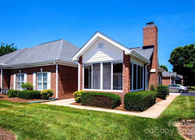 Property at 8538 Highland Glen Dr, Charlotte, NC 28269, 2 beds, 2 baths