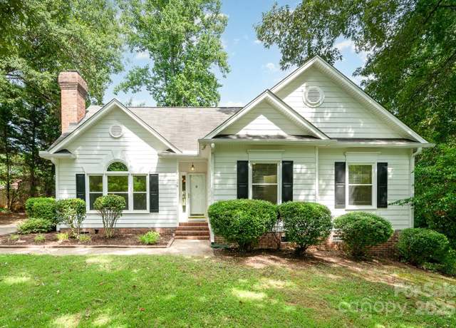 Property at 975 Pine Knoll Rd, Fort Mill, SC 29715, 3 beds, 2 baths