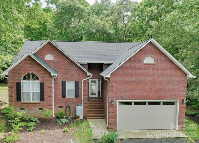 Property at 7328 S Providence Rd, Waxhaw, NC 28173, 3 beds, 2 baths