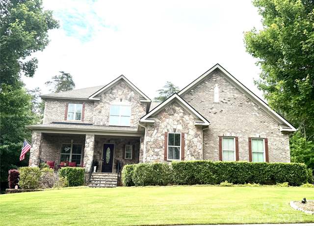 Property at 16547 Bastille Dr, Charlotte, NC 28278, 5 beds, 4.5 baths