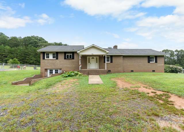 Property at 1660 High Meadow Ln, Newton, NC 28658, 4 beds, 2 baths