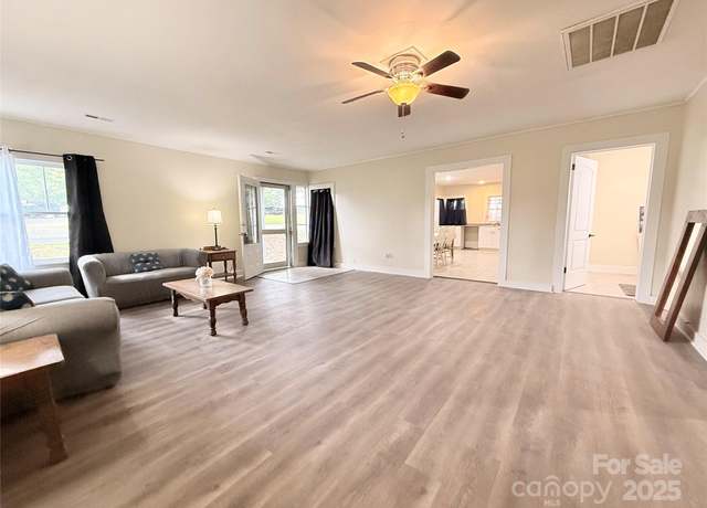 Property at 3465 Peniel Rd, Tryon, NC 28782, 2 beds, 2 baths