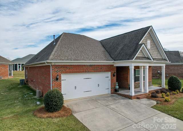 Property at 2836 Santiago Cir, Monroe, NC 28110, 3 beds, 2 baths