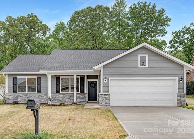 Property at 1706 30th Avenue Ct NE, Hickory, NC 28601, 4 beds, 2 baths