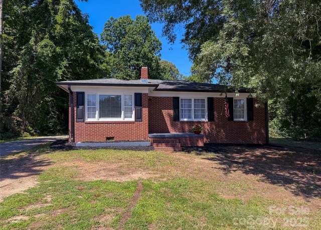 Property at 2114 Connelly Springs Rd, Lenoir, NC 28645, 3 beds, 1 bath
