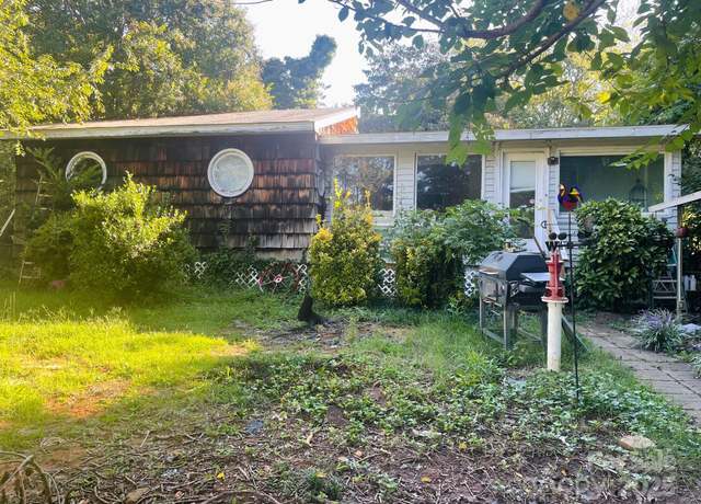 Property at 137 Gondola Rd, Mooresville, NC 28117, 3 beds, 2 baths