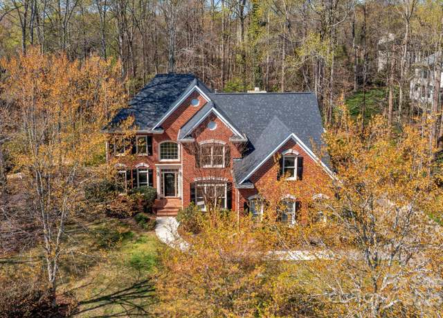 Property at 3109 Savannah Hills Dr, Matthews, NC 28105, 4 beds, 3.5 baths