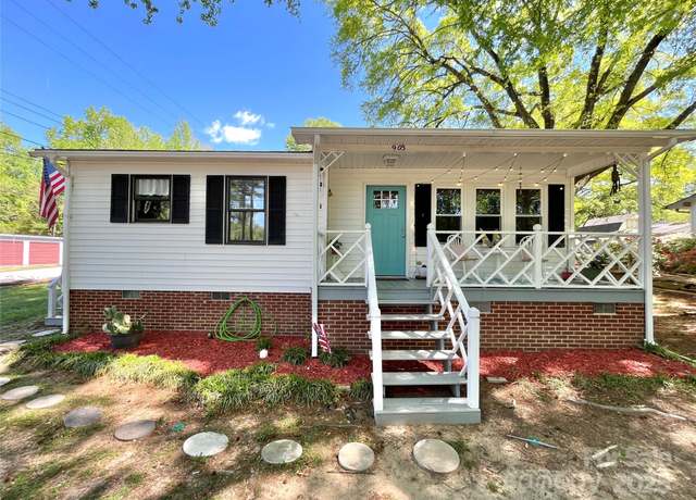 Property at 903 Lakeview St, Kannapolis, NC 28083, 3 beds, 2 baths