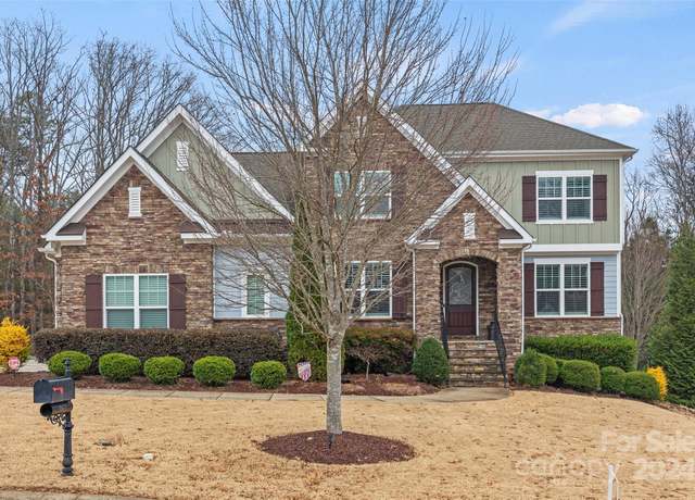 Property at 962 Castlewatch Dr, Fort Mill, SC 29708, 5 beds, 3.5 baths