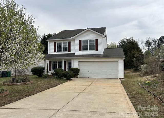 Property at 4904 Cornelia Dr, Charlotte, NC 28269, 3 beds, 2.5 baths