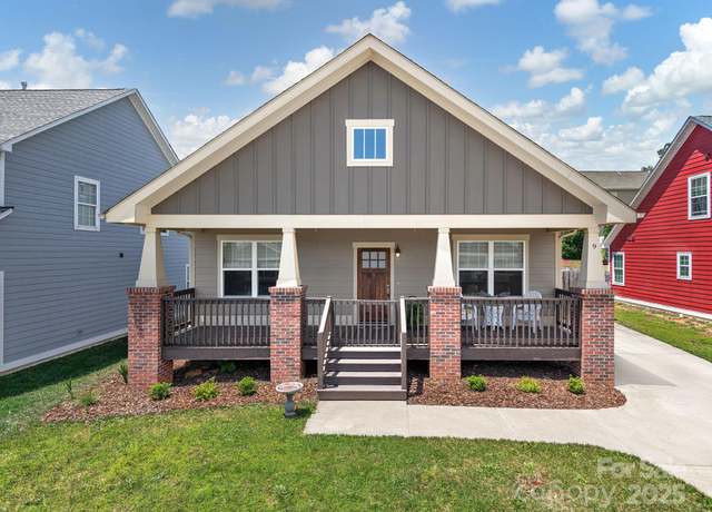 Property at 9 Hyde Park Pl, Arden, NC 28704, 3 beds, 2 baths