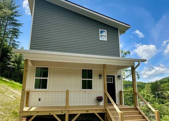 Property at 7 Jetts Ridge Dr, Swannanoa, NC 28778, 3 beds, 2.5 baths