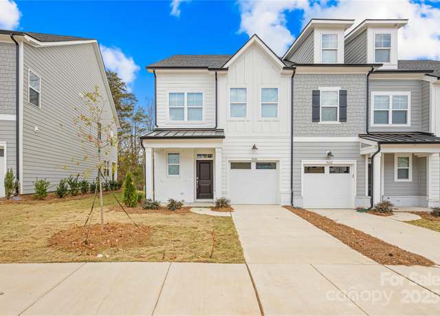 Property at 9646 Munsing Dr, Charlotte, NC 28269, 3 beds, 2.5 baths