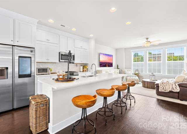 Property at 546 Amalfi Dr, Davidson, NC 28036, 4 beds, 3 baths