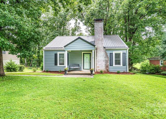 Property at 507 Mountain View St, Morganton, NC 28655, 3 beds, 1 bath