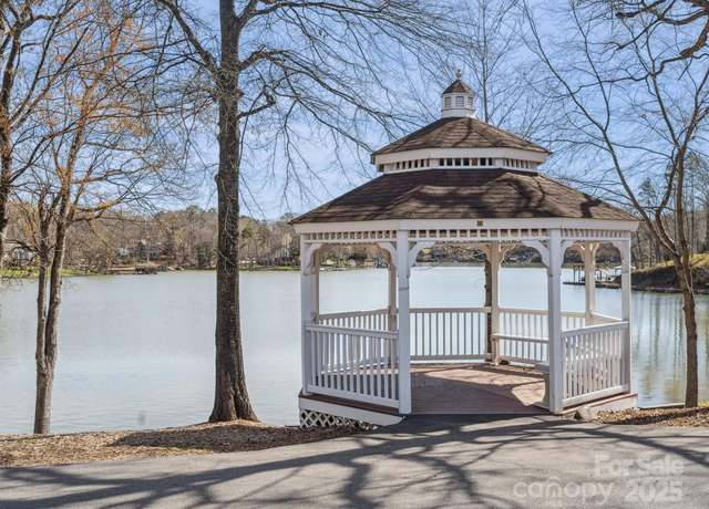 Property at 714 Deerbrook Ln, Tega Cay, SC 29708, 3 beds, 2.5 baths