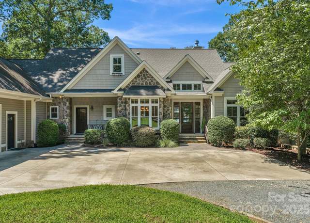 Property at 8623 Island Point Rd, Charlotte, NC 28278, 3 beds, 4.5 baths