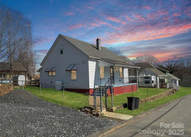 Property at 52 6th C St, Marion, NC 28752, 2 beds, 1 bath