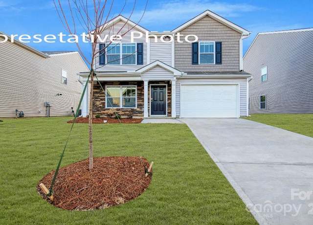 Property at 1061 20th Avenue Loop SE, Hickory, NC 28602, 3 beds, 2.5 baths