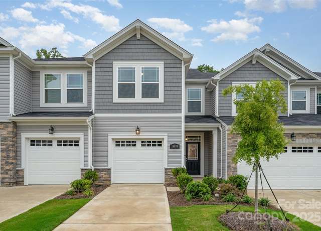 Property at 14806 Tamarack Dr, Charlotte, NC 28278, 3 beds, 2.5 baths