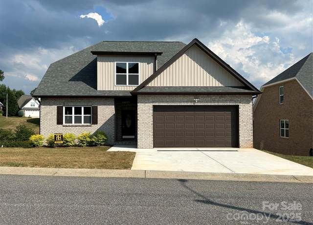 Property at 1057 12th Avenue Dr NW, Hickory, NC 28601, 4 beds, 2.5 baths