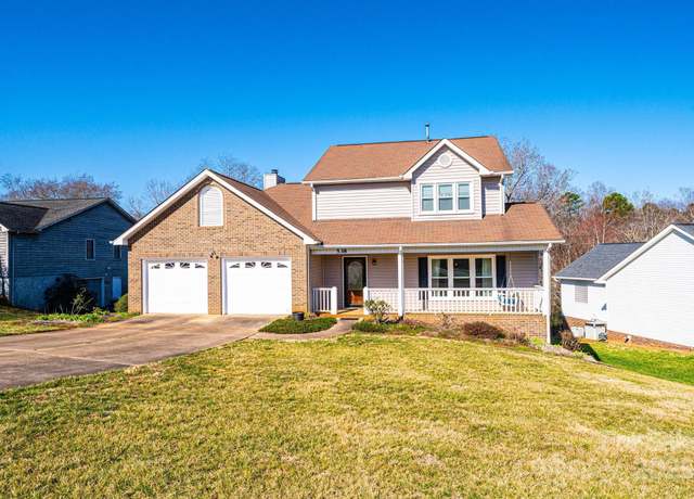 Property at 538 30th Avenue Cir NE, Hickory, NC 28601, 3 beds, 3.5 baths