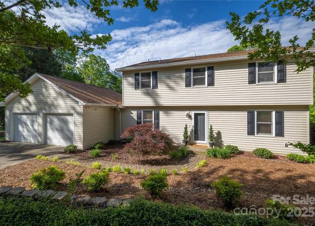 Property at 2894 Brookridge Dr, Valdese, NC 28690, 3 beds, 2.5 baths