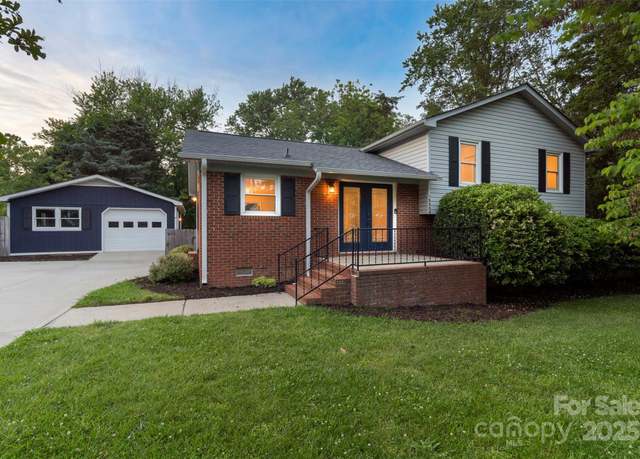 Property at 15333 Catawba Cir S, Matthews, NC 28104, 4 beds, 2.5 baths