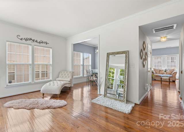 Property at 9775 Mallard Glen Dr, Charlotte, NC 28262, 2 beds, 3 baths